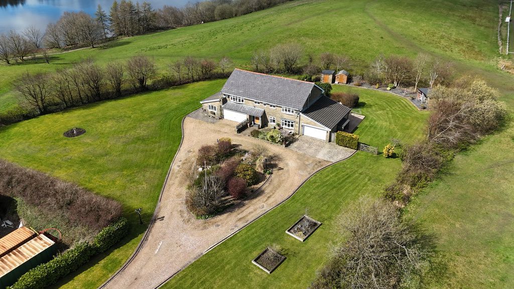 Property photo 1 of 61 External