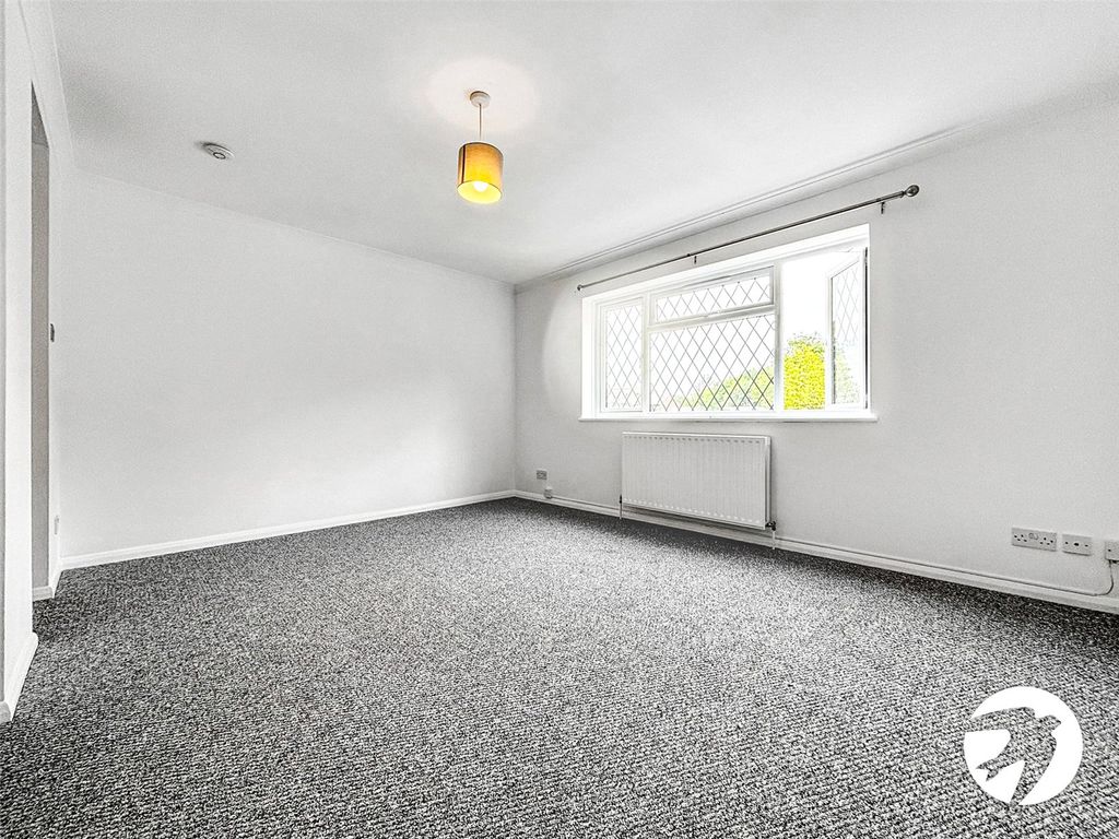 Property photo 3 of 6 Picture No. 06