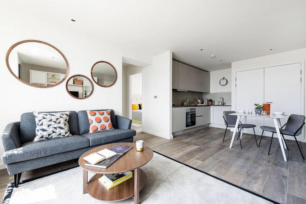 Property photo 3 of 12