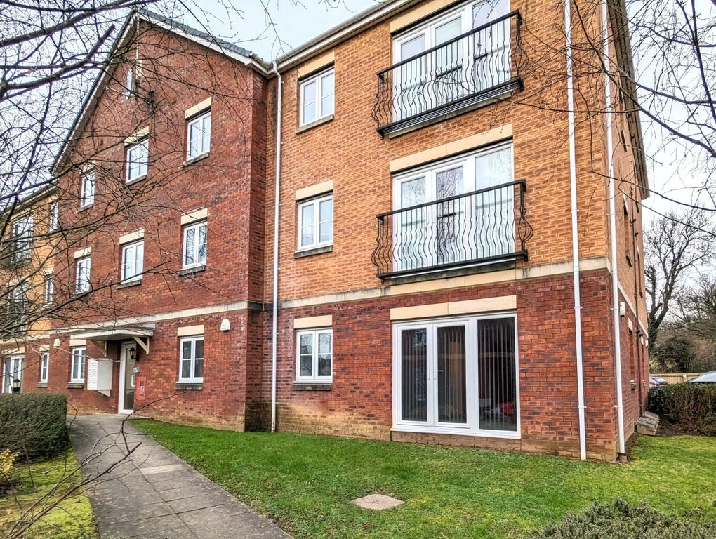 Property photo 1 of 6 Bathroom