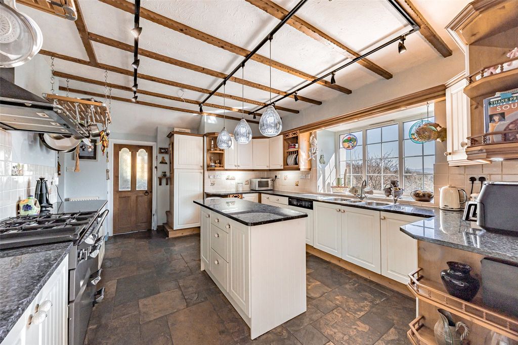 Property photo 3 of 38 Kitchen