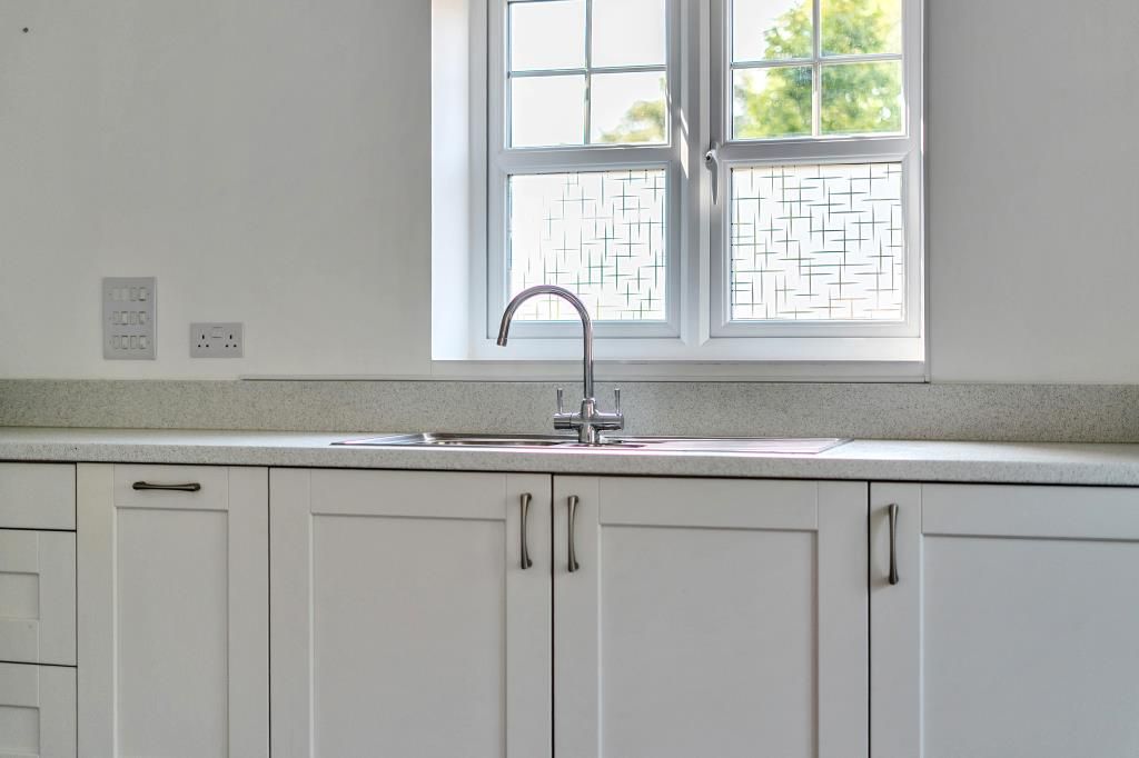 Property photo 3 of 19 Kitchen