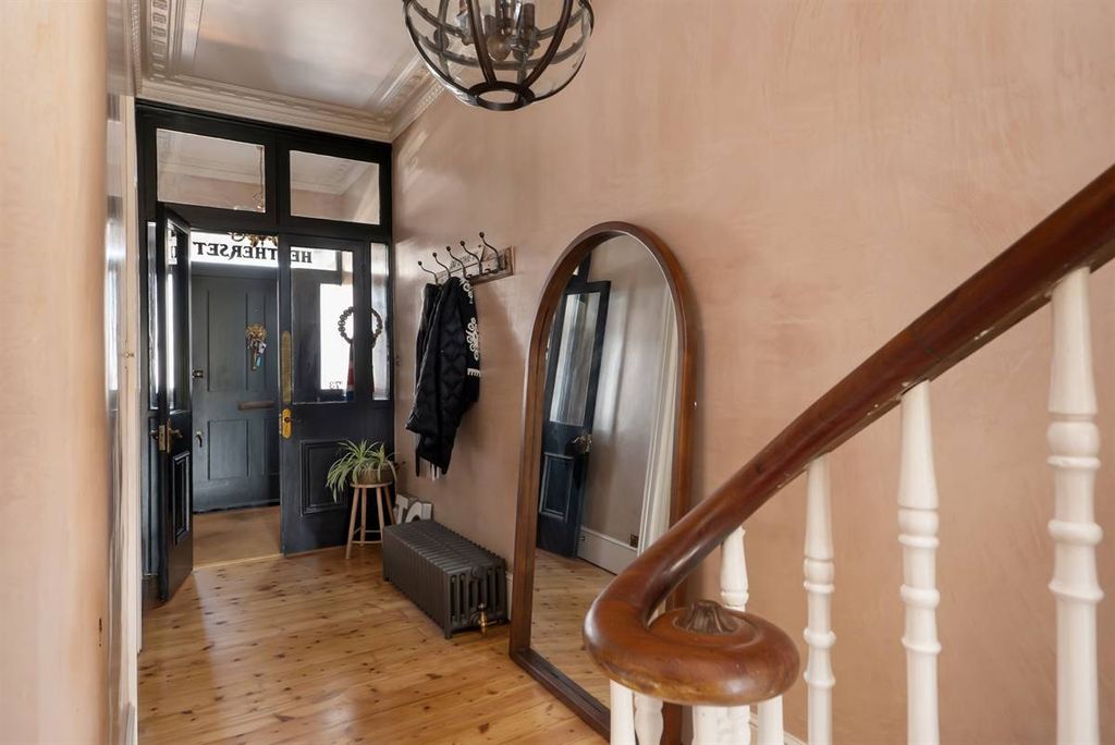Property photo 3 of 40