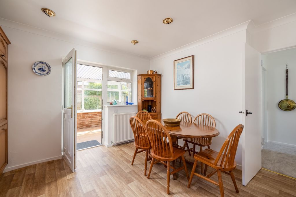Property photo 3 of 19 Photo 16