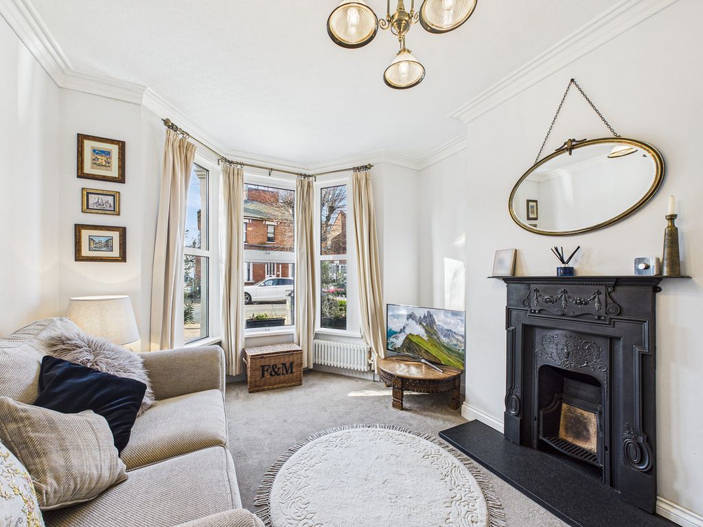 Property photo 2 of 32