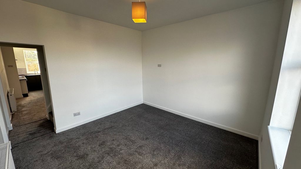 Property photo 2 of 13 Image