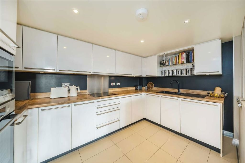 Property photo 2 of 5