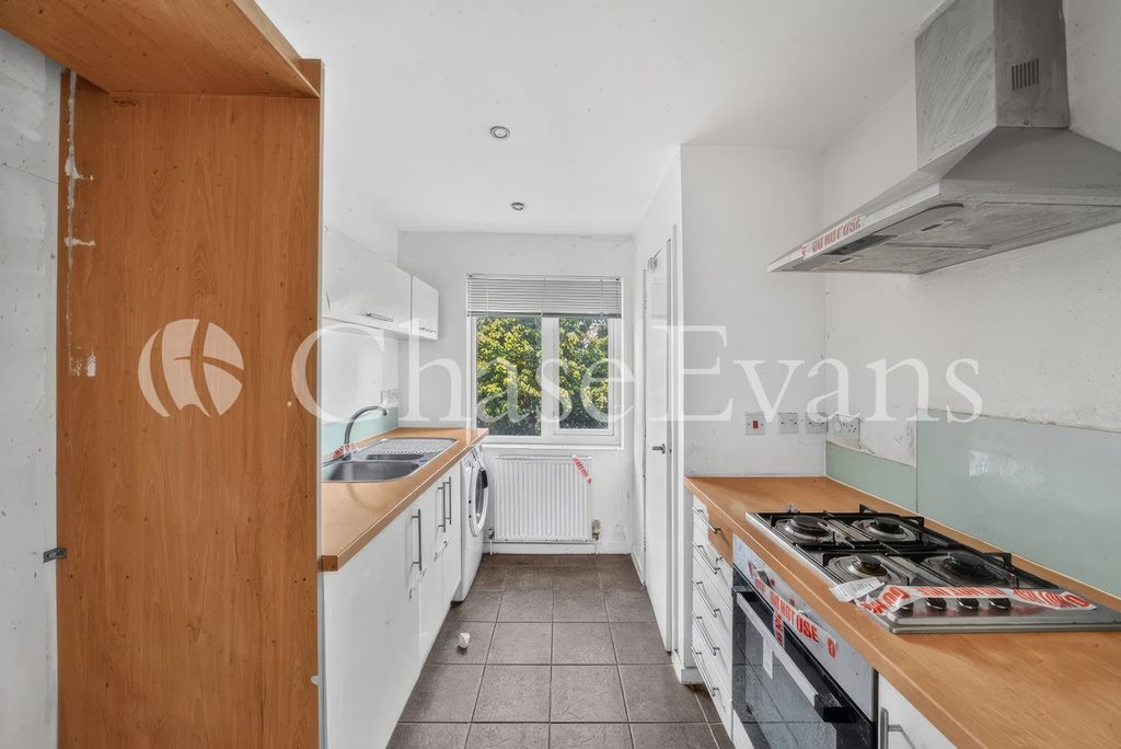 Property photo 2 of 13 Kitchen