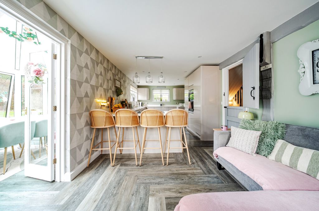 Property photo 3 of 36 1441508-26-69Df9E...