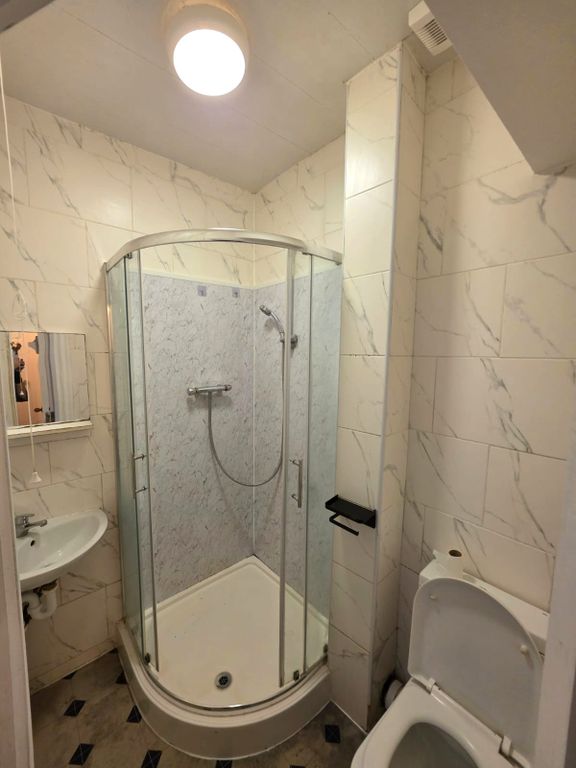 Property photo 3 of 7 Photo 2