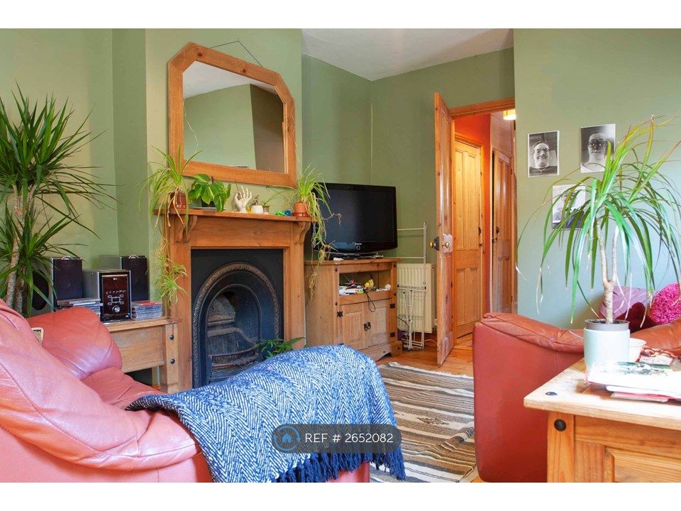 Property photo 2 of 14 Living Room