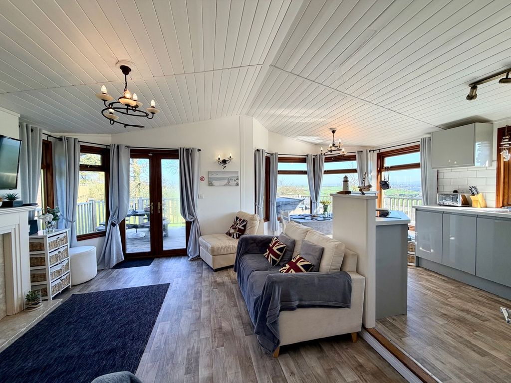 Property photo 3 of 17 Open Plan Living Room