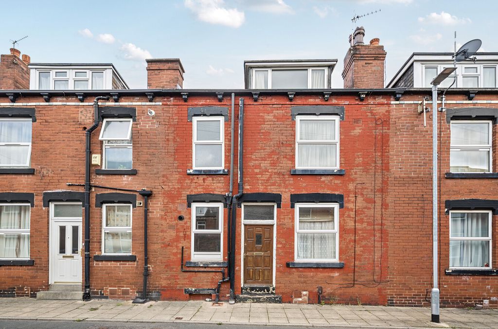 Property photo 1 of 10 1339785-2-6895d0A...