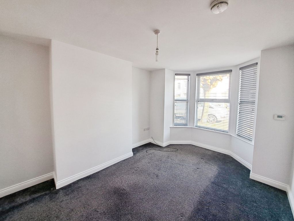 Property photo 2 of 12 Living Room