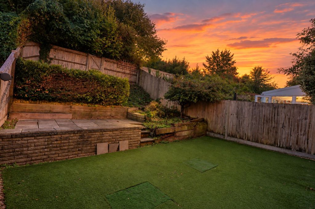 Property photo 2 of 19 Garden At Dusk