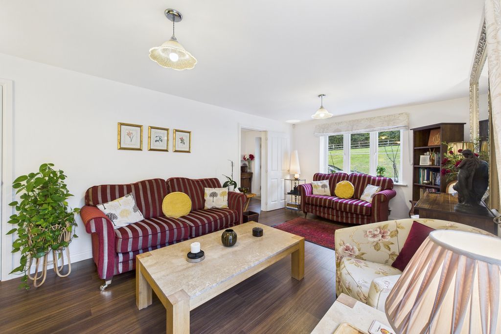 Property photo 2 of 24