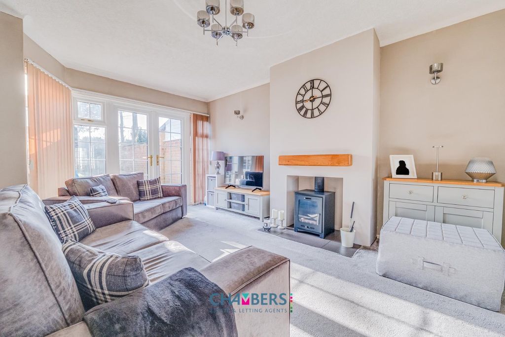 Property photo 2 of 38 Lounge