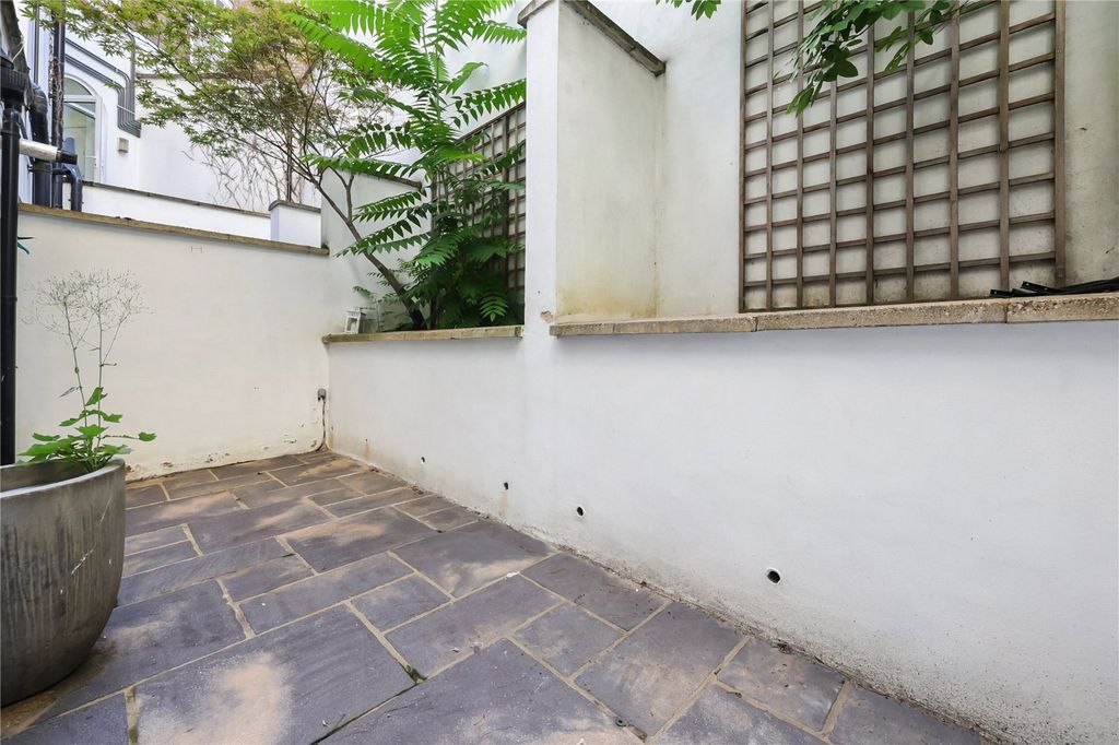 Property photo 2 of 15 Picture No. 27