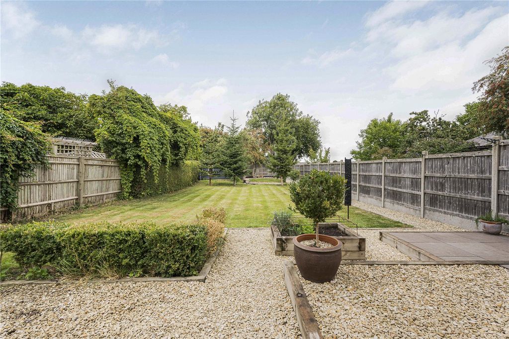 Property photo 2 of 25 Garden