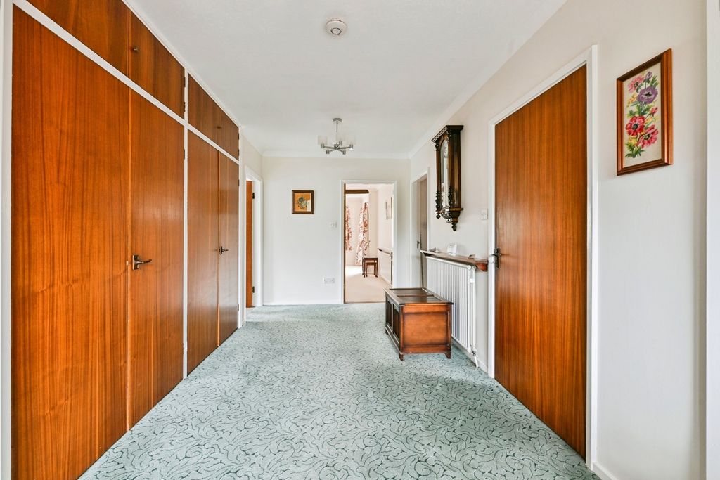 Property photo 3 of 21 Pbox-Img.Jpg