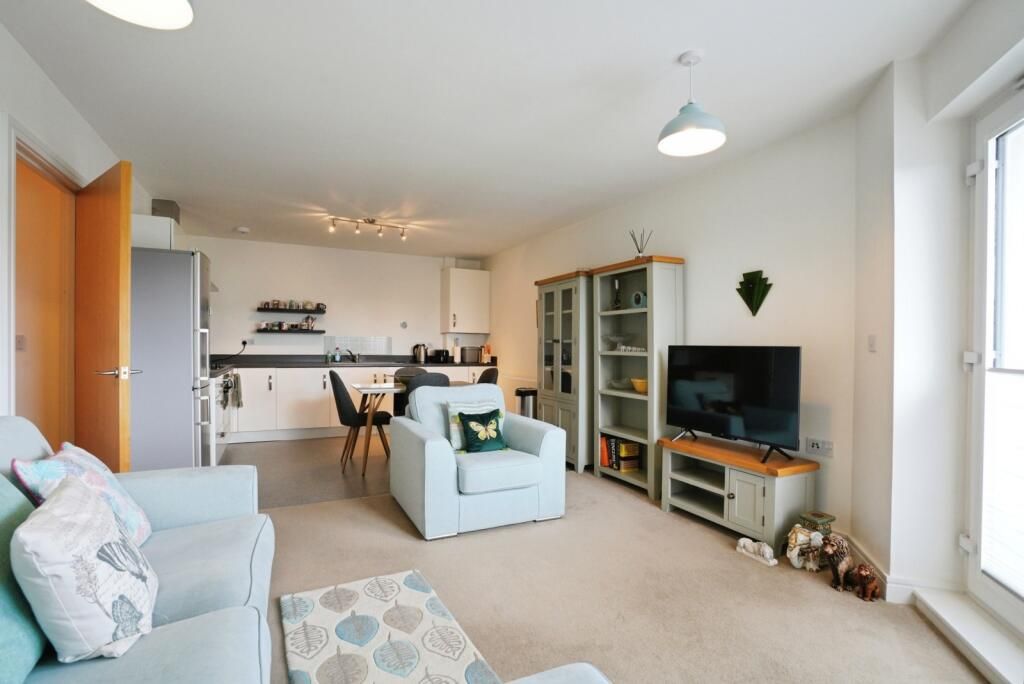 Property photo 3 of 11