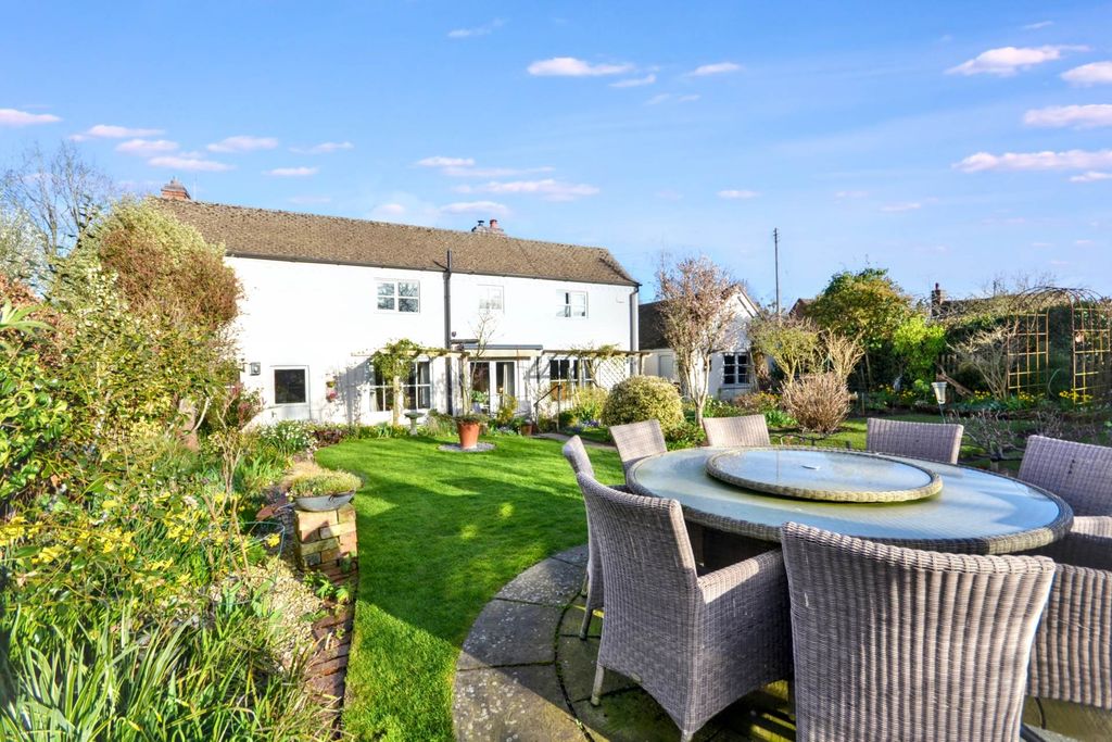 Property photo 3 of 37