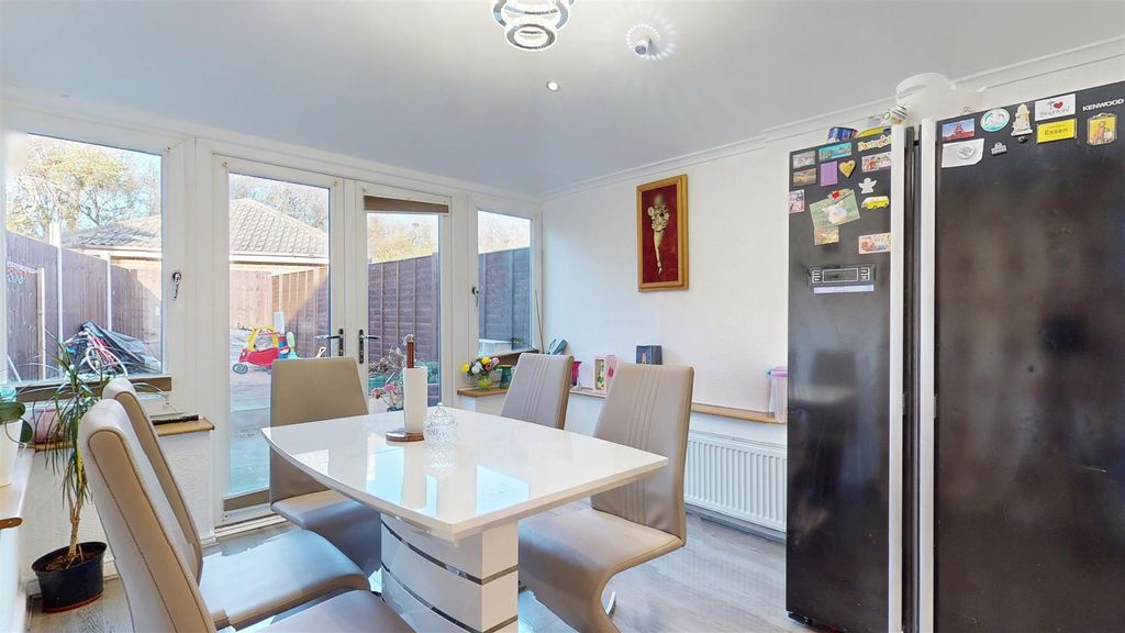 Property photo 3 of 14 11202025_121428.Jpg