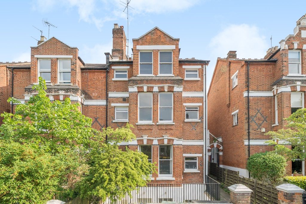 Property photo 2 of 15 Picture No. 24