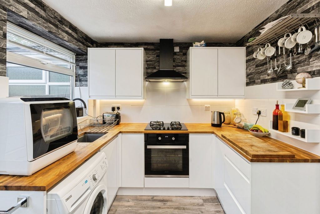 Property photo 2 of 15 Kitchen