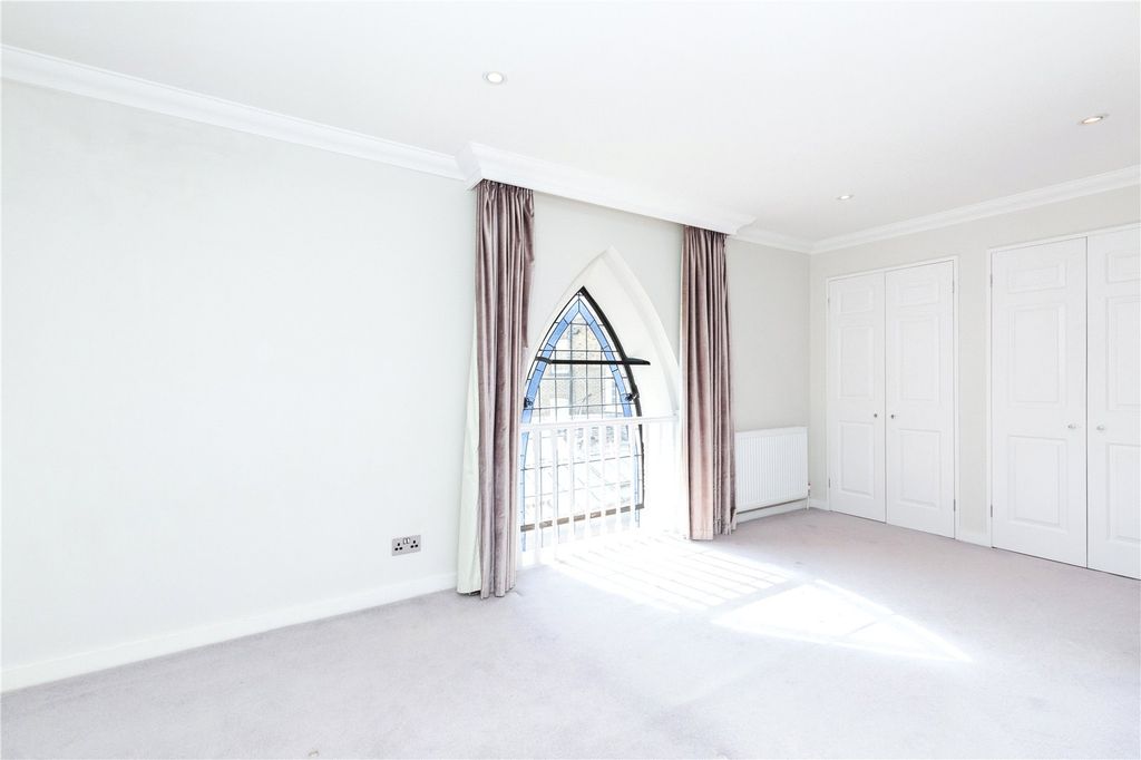 Property photo 3 of 13 Bedroom