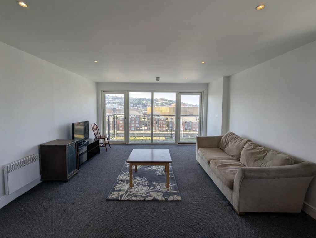 Property photo 2 of 10 Living Room