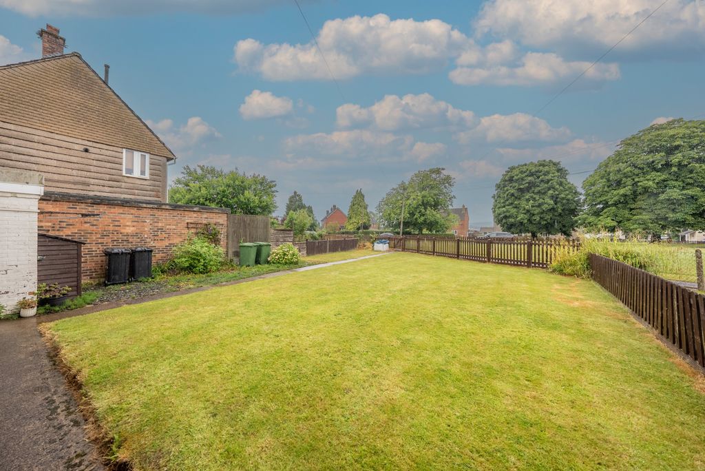 Property photo 2 of 36