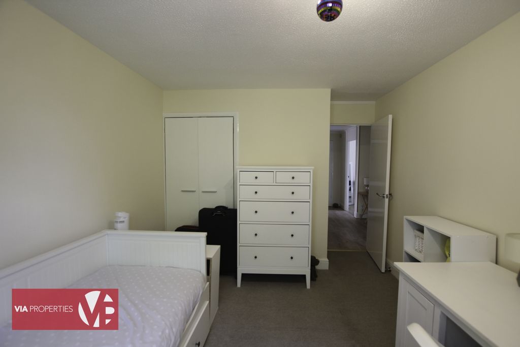 Property photo 3 of 9 Photo 2