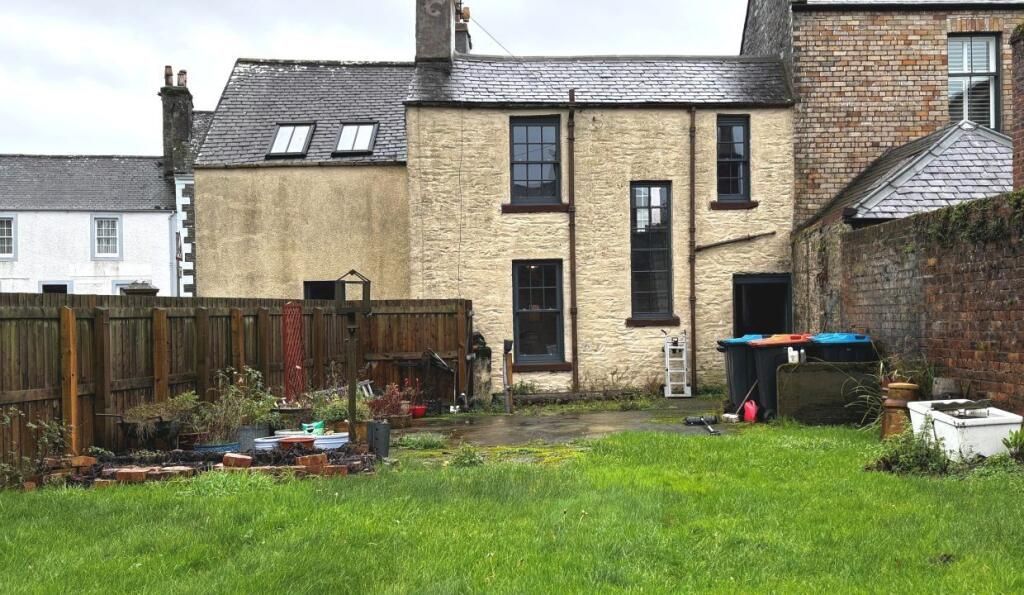Property photo 2 of 11