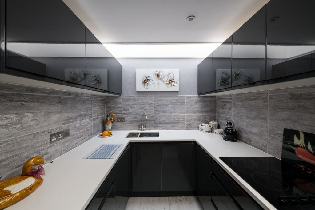 Property photo 2 of 15 Kitchen