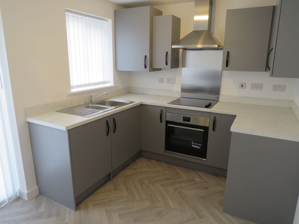 Property photo 2 of 6 Kitchen