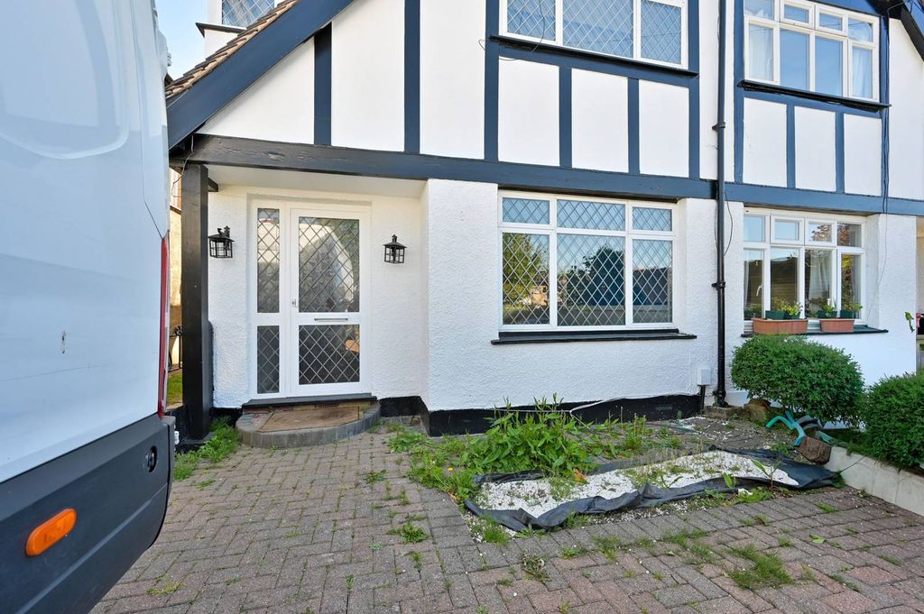 Property photo 2 of 14