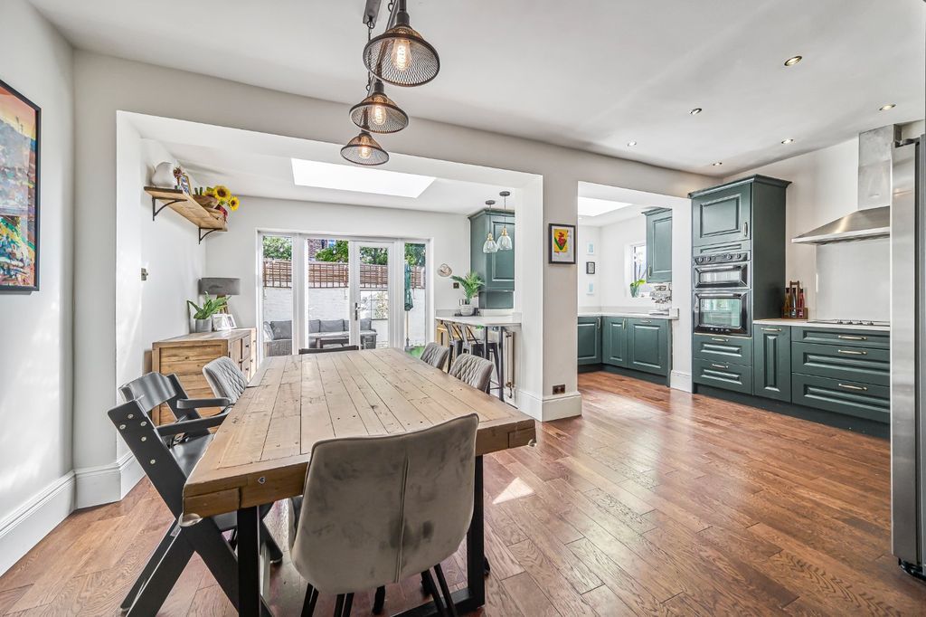 Property photo 1 of 19 Picture No. 05