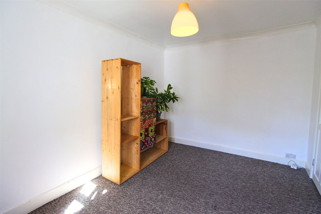Property photo 2 of 5 Picture No. 10