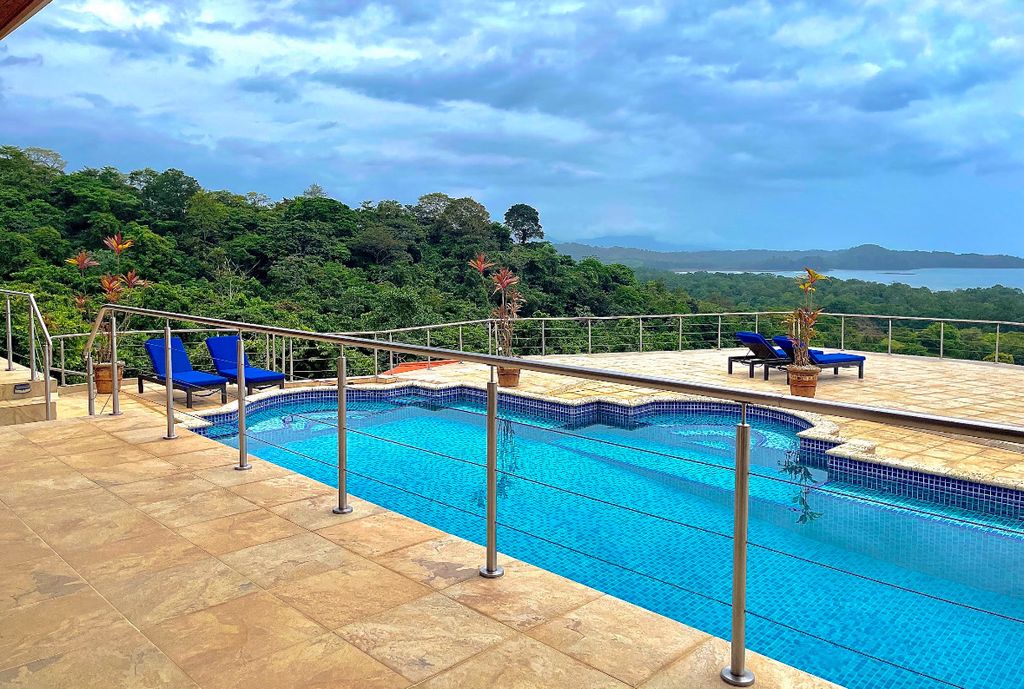 Property photo 1 of 30