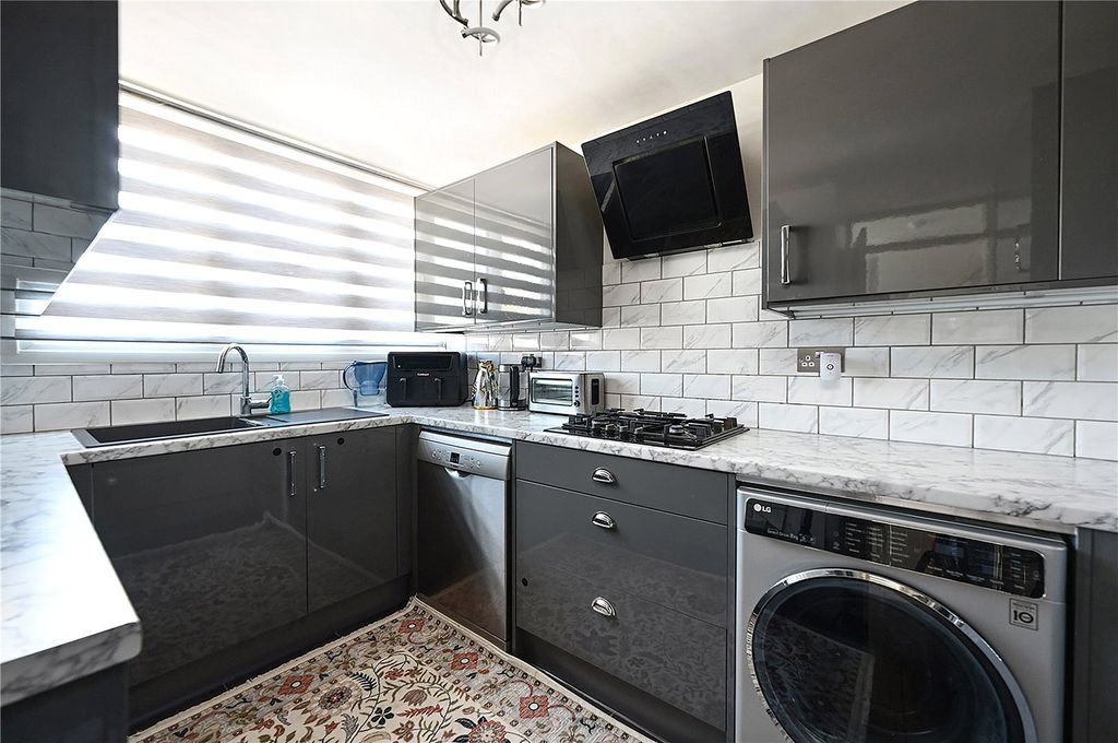 Property photo 2 of 11 Picture No. 08