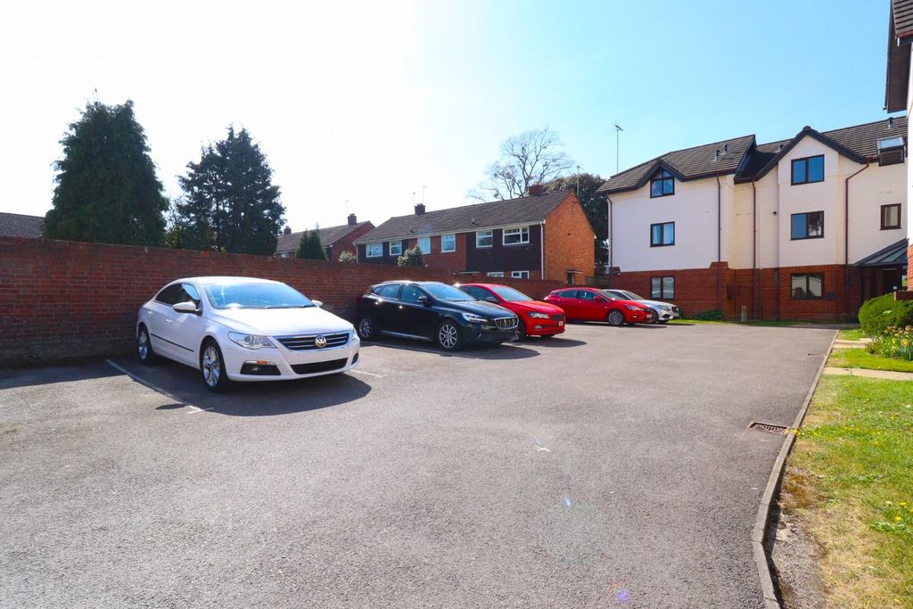 Property photo 3 of 12 Parking (2).Jpg