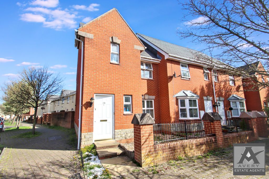 Property photo 1 of 10 3 Bedroom End Terrace House