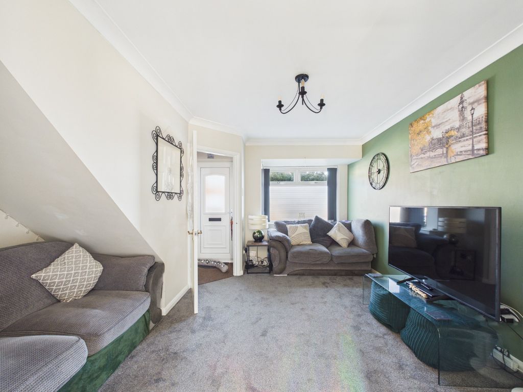 Property photo 2 of 10 4884153