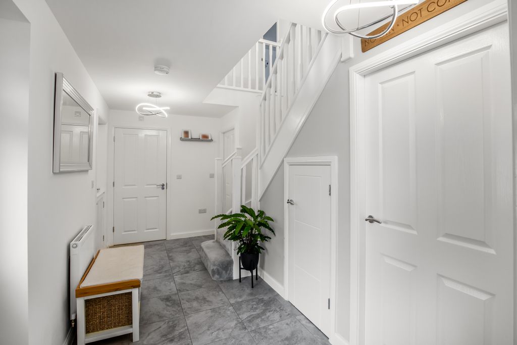 Property photo 3 of 22 Hallway