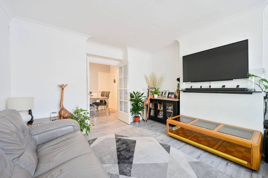 Property photo 3 of 9