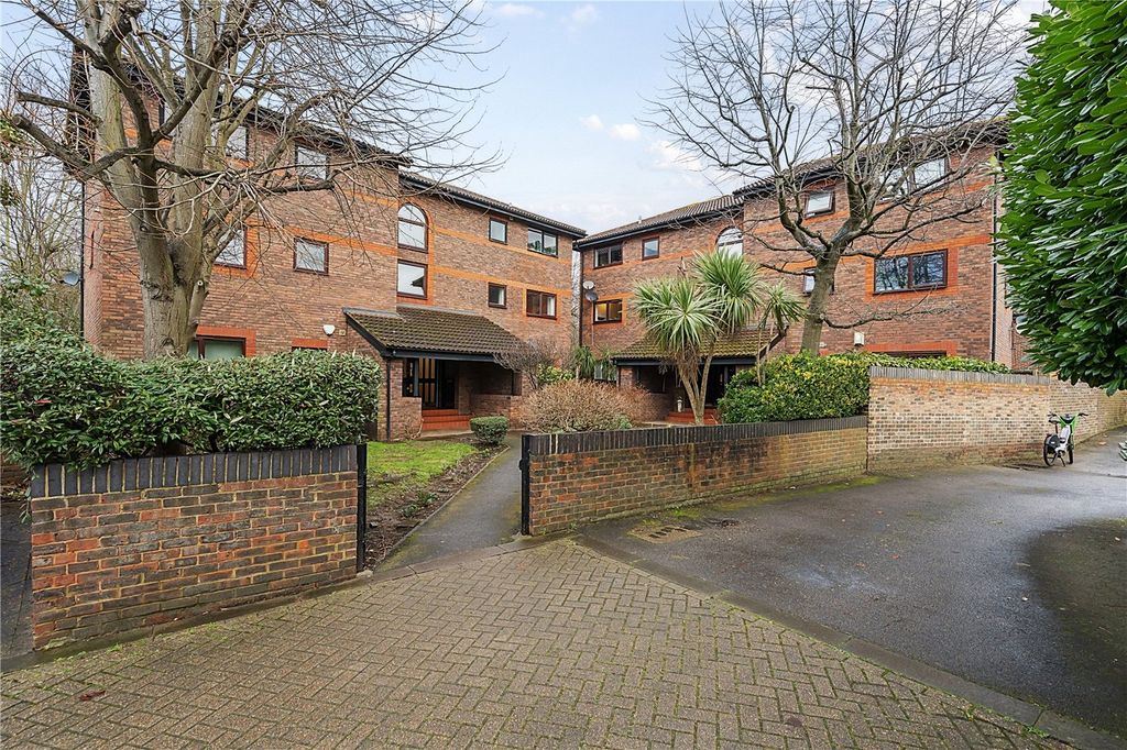 Property photo 1 of 17 Picture No. 01