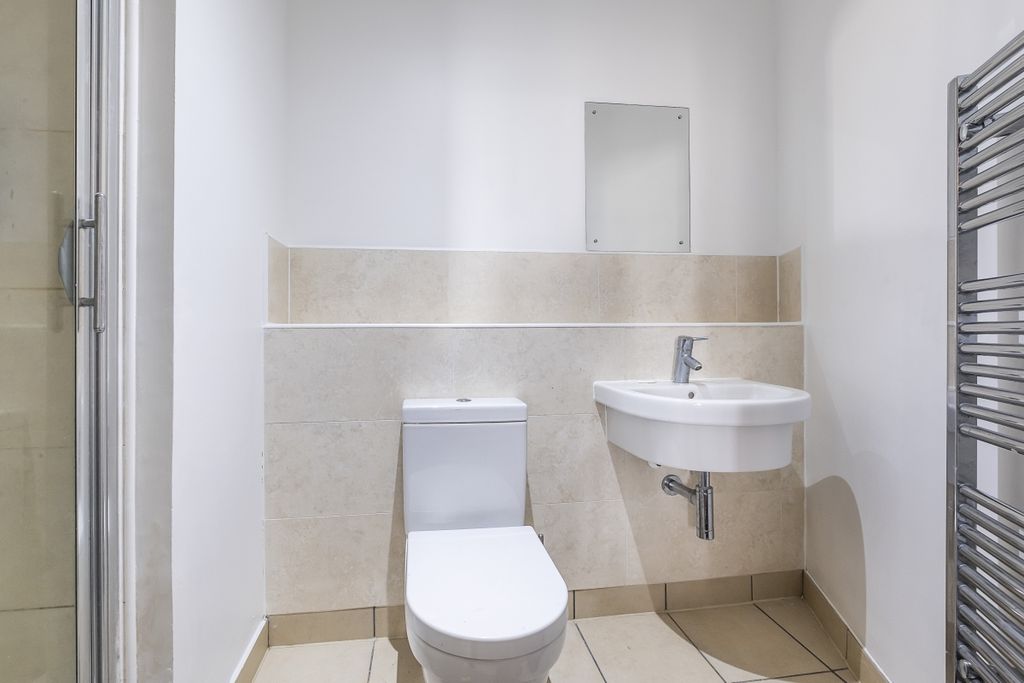 Property photo 3 of 13 Bathroom