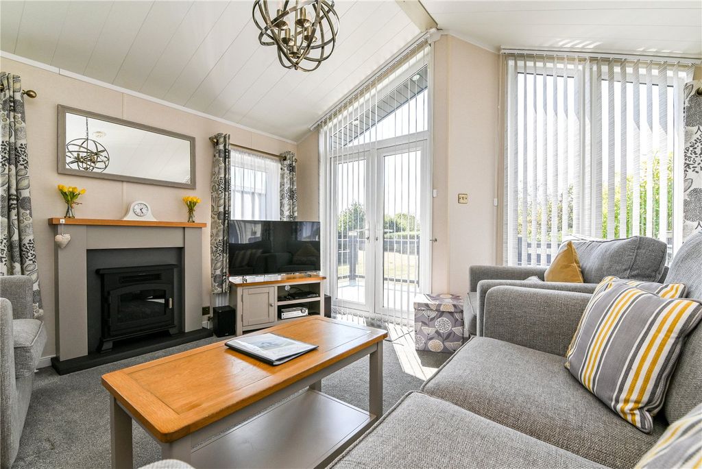 Property photo 3 of 15 Picture No. 05