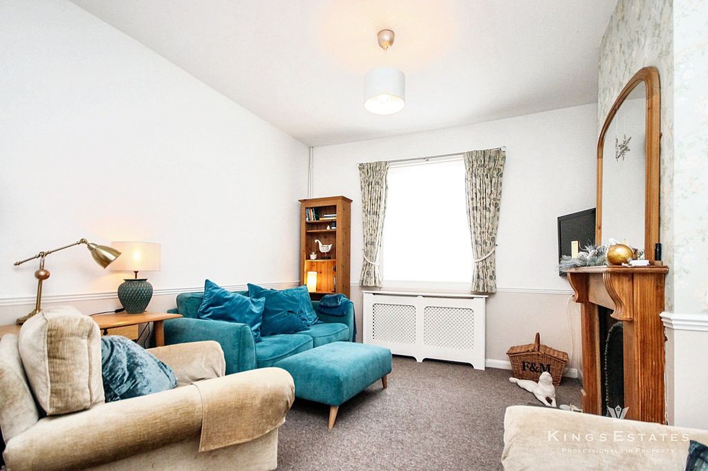 Property photo 2 of 16
